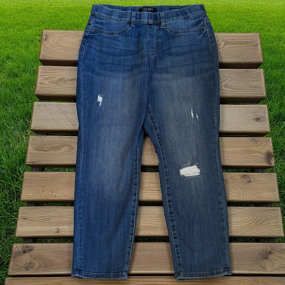 Judy Blue Pull on Boyfriend Fit Distressed Comfort Jeans Stretch Women’s 14W - Picture 1 of 12